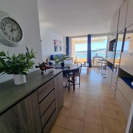 Moderno Cerca De La Playa Con Terraza - Hisp-236-128