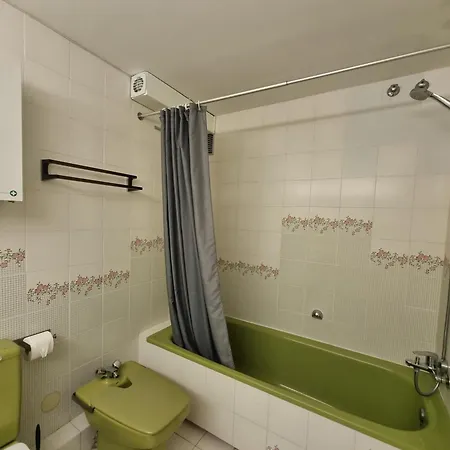 Moderno Cerca De La Playa Con Terraza - Hisp-236-128