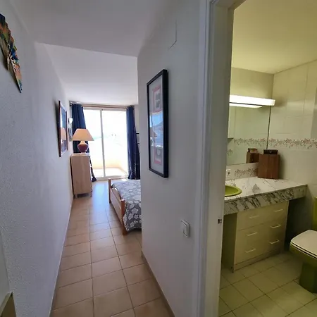 Appartamento Moderno Cerca De La Playa Con Terraza - Hisp-236-128 *
